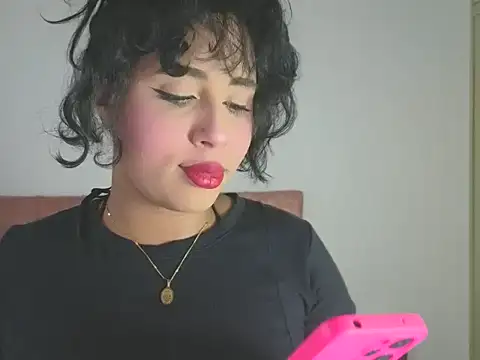 Snapshot of Valery_lovex_ chatting on 09/24/25, 10:27 Valery lovex online show from 09/24/25, 10:27