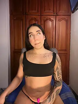 KaditaNavarro online show from 04/15/26, 01:33