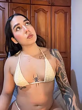 KaditaNavarro online show from 04/28/26, 10:03