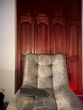 KaditaNavarro online show from 11/23/25, 06:07