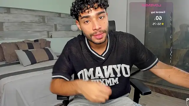 RaphaelDufort online show from 12/17/25, 05:51