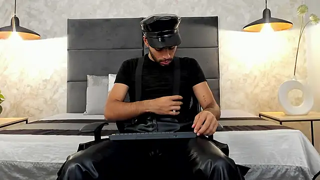 RaphaelDufort online show from 11/23/25, 11:59