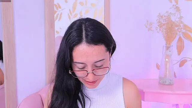Snapshot of Ginevra_esposito chatting on 09/25/25, 12:33 Ginevra esposito online show from 09/25/25, 12:33