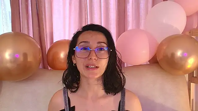 Ginevra esposito online show from 04/13/26, 01:15