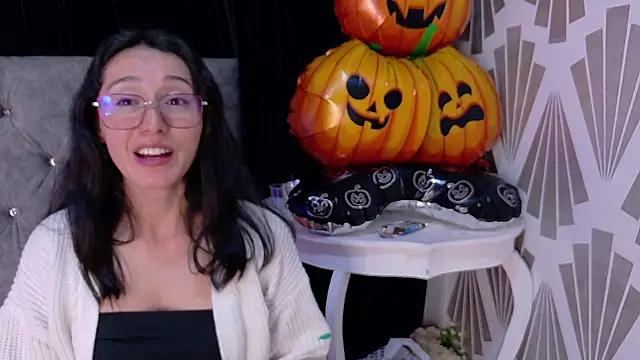 Ginevra esposito online show from 10/31/25, 01:02