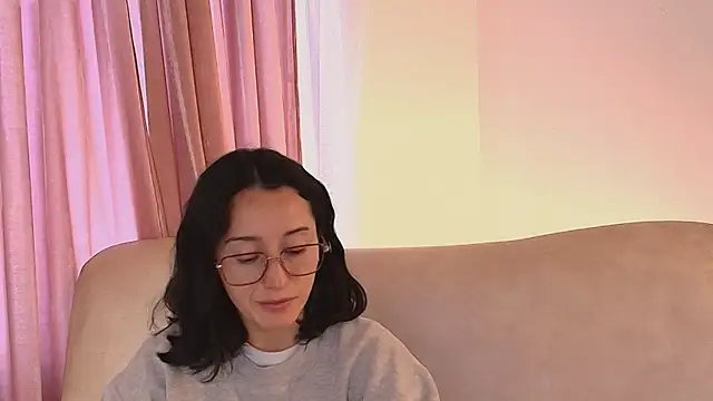 Snapshot of Ginevra_esposito chatting on 05/15/26, 12:47 Ginevra esposito online show from 05/15/26, 12:47