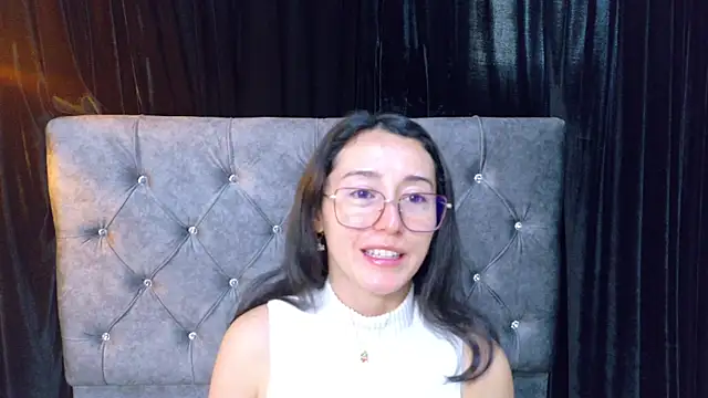 Snapshot of Ginevra_esposito chatting on 10/23/25, 12:37 Ginevra esposito online show from 10/23/25, 12:37