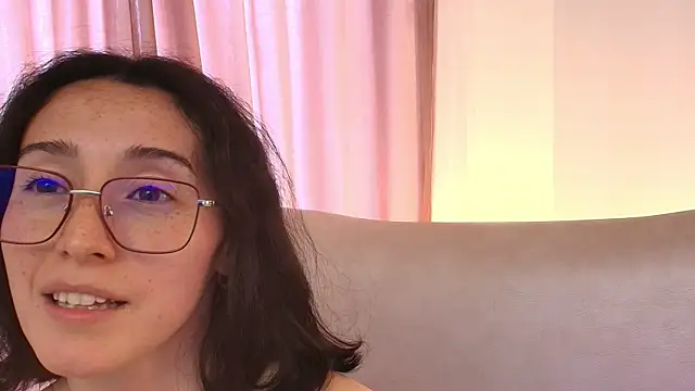 Snapshot of Ginevra_esposito chatting on 04/29/26, 05:30 Ginevra esposito online show from 04/29/26, 05:30