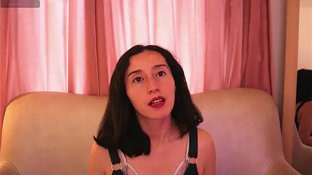 Snapshot of Ginevra_esposito chatting on 05/30/26, 01:17 Ginevra esposito online show from 05/30/26, 01:17
