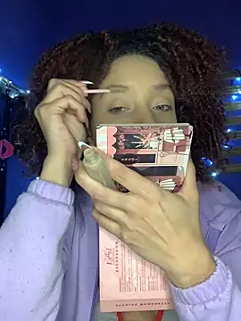 Snapshot of ValentinaStorm1 chatting on 11/06/25, 11:25 ValentinaStorm1 online show from 11/06/25, 11:25