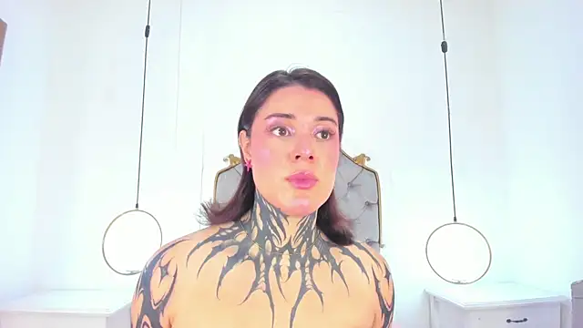 Snapshot of mystikdoll chatting on 10/21/25, 11:53 mystikdoll online show from 10/21/25, 11:53