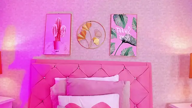 Snapshot of mystikdoll chatting on 10/28/25, 12:04 mystikdoll online show from 10/28/25, 12:04