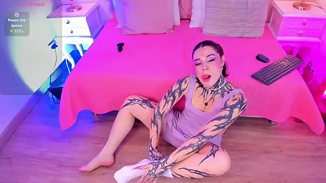 Snapshot of mystikdoll chatting on 11/27/25, 11:43 mystikdoll online show from 11/27/25, 11:43