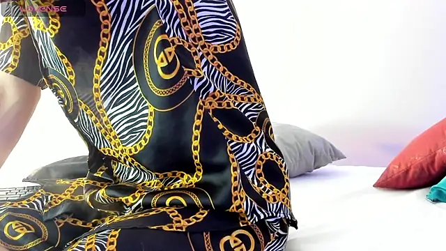 Ivone Rose  online show from 11/23/25, 12:26