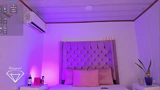 Diamond Piarce online show from 09/28/25, 03:46
