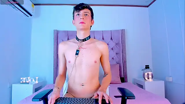 Snapshot of Diamond_Piarce chatting on 10/25/25, 10:32 Diamond Piarce online show from 10/25/25, 10:32