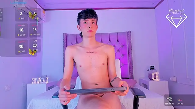 Snapshot of Diamond_Piarce chatting on 10/25/25, 04:22 Diamond Piarce online show from 10/25/25, 04:22