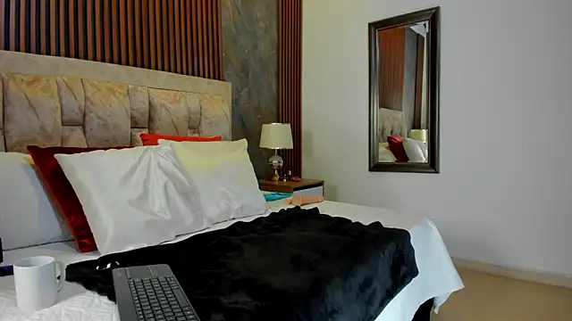 Snapshot of linda_cabal chatting on 10/08/25, 08:53 linda cabal online show from 10/08/25, 08:53