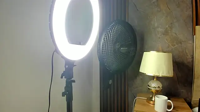 Snapshot of linda_cabal chatting on 09/13/25, 10:10 linda cabal online show from 09/13/25, 10:10