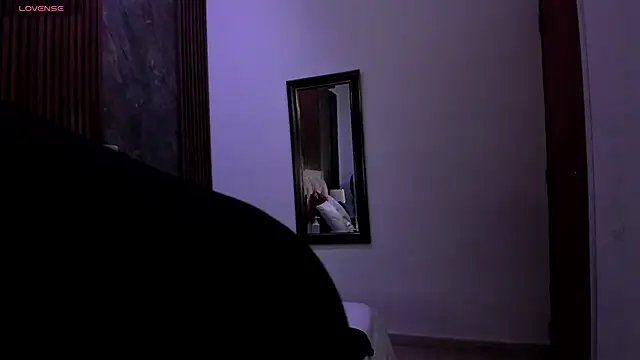 Snapshot of linda_cabal chatting on 11/12/25, 09:40 linda cabal online show from 11/12/25, 09:40