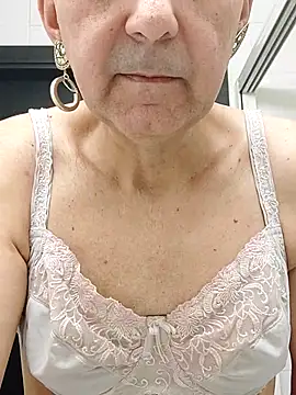 Emily de Carla online show from 12/18/25, 07:35