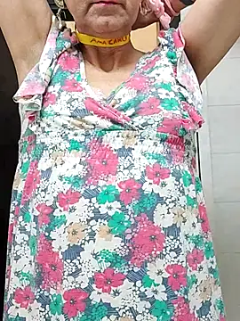 Emily de Carla online show from 11/18/25, 03:59