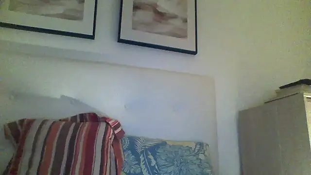 Emily de Carla online show from 10/31/25, 11:00