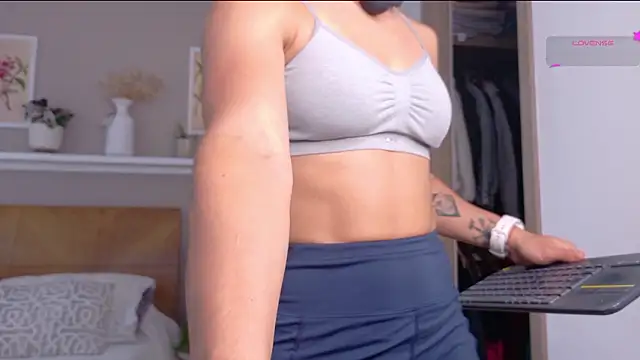 sarah rayy online show from 02/19/26, 08:50