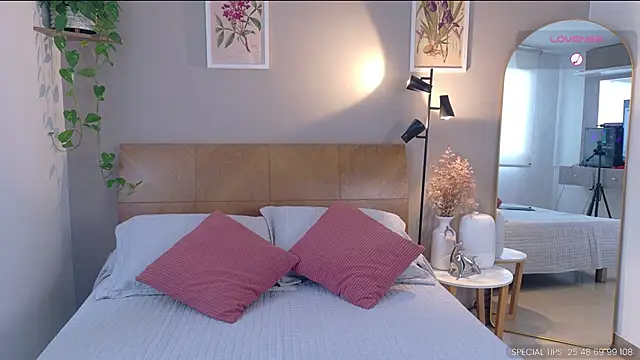 sarah rayy online show from 11/19/25, 08:31