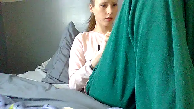 sarah2007 online show from 12/04/25, 06:18