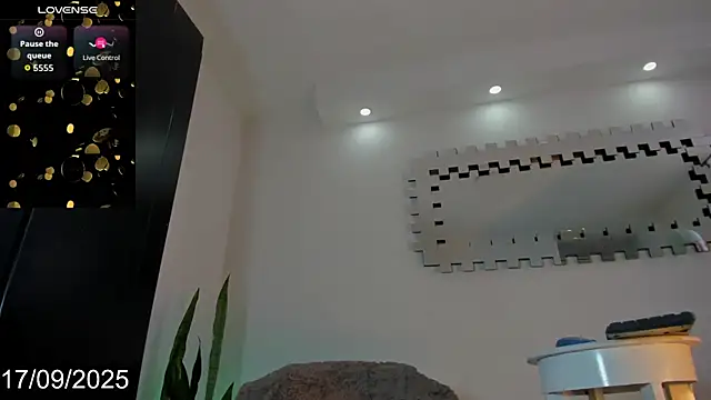 Snapshot of Luck_Andrew chatting on 09/17/25, 08:44 Luck Andrew online show from 09/17/25, 08:44