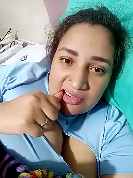 Snapshot of Arianna_Hot777 chatting on 09/09/25, 05:17 Arianna Hot777 online show from 09/09/25, 05:17