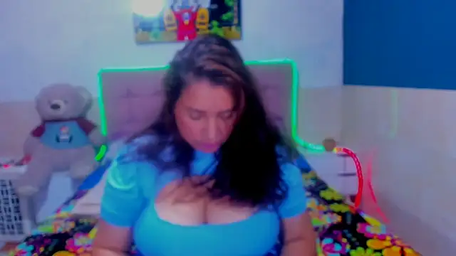 Snapshot of Arianna_Hot777 chatting on 09/10/25, 02:10 Arianna Hot777 online show from 09/10/25, 02:10