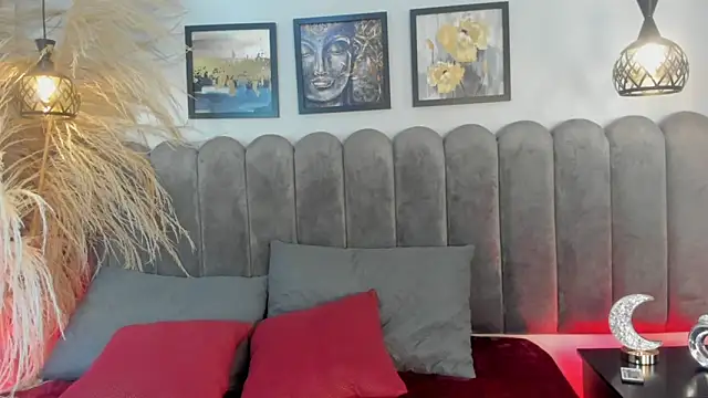 Dark nina  online show from 12/05/25, 03:27