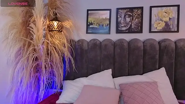 Dark nina  online show from 02/25/26, 03:40