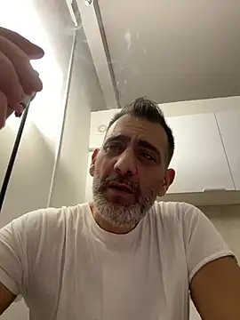 Snapshot of Skizzo6980 chatting on 02/15/26, 02:12 Skizzo6980 online show from 02/15/26, 02:12