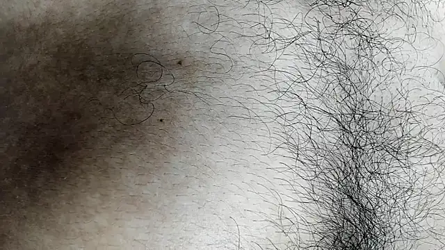 latinhotmuscle online show from 11/03/25, 08:07