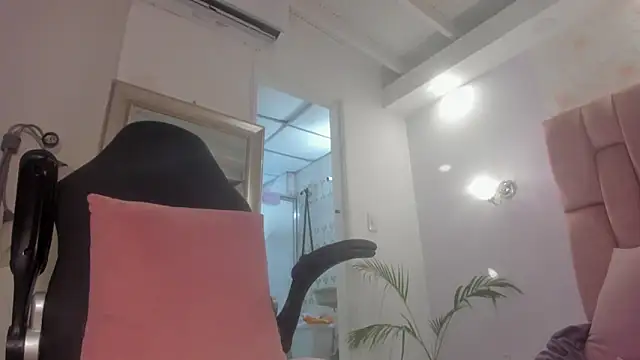 aishathornee online show from 03/30/26, 07:15