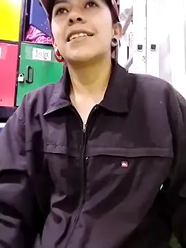 Snapshot of Raven_Rouge_ chatting on 02/28/26, 07:35 Raven Rouge online show from 02/28/26, 07:35