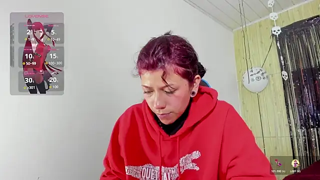 Raven Rouge  online show from 11/03/25, 11:30