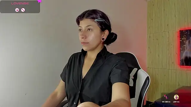 Snapshot of Raven_Rouge_ chatting on 02/03/26, 08:25 Raven Rouge online show from 02/03/26, 08:25