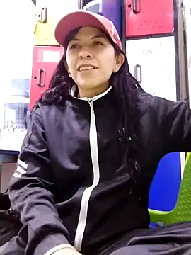 Snapshot of Raven_Rouge_ chatting on 02/20/26, 07:38 Raven Rouge online show from 02/20/26, 07:38