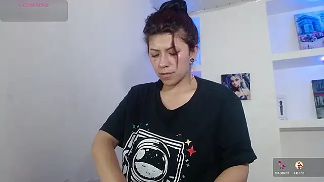 Snapshot of Raven_Rouge_ chatting on 01/12/26, 08:25 Raven Rouge online show from 01/12/26, 08:25