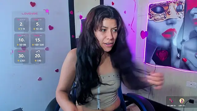 Snapshot of Raven_Rouge_ chatting on 04/24/26, 12:18 Raven Rouge online show from 04/24/26, 12:18