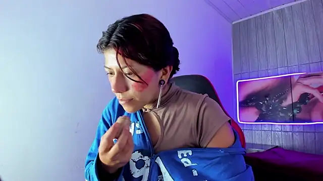 Snapshot of Raven_Rouge_ chatting on 01/16/26, 07:51 Raven Rouge online show from 01/16/26, 07:51