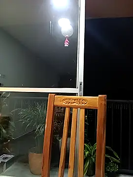 Snapshot of Vikyvoyeur chatting on 10/25/25, 03:17 Vikyvoyeur online show from 10/25/25, 03:17