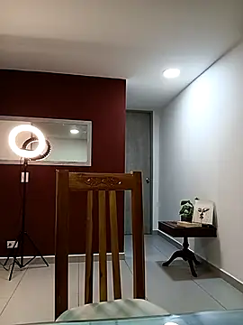 Snapshot of Vikyvoyeur chatting on 10/07/25, 02:01 Vikyvoyeur online show from 10/07/25, 02:01