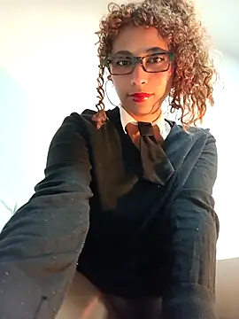 Snapshot of Vikyvoyeur chatting on 09/23/25, 02:51 Vikyvoyeur online show from 09/23/25, 02:51