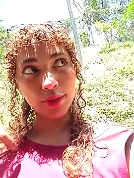 Snapshot of Vikyvoyeur chatting on 10/02/25, 04:54 Vikyvoyeur online show from 10/02/25, 04:54