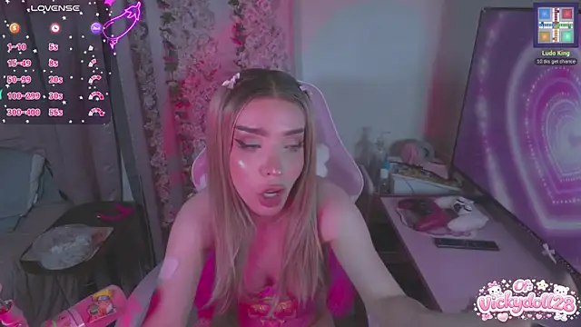 victoriabb28 online show from 04/24/26, 03:08